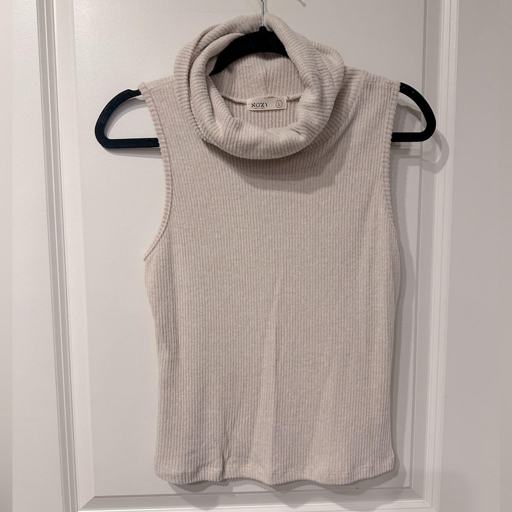Sozy Chlo Turtleneck Tank - Size Large - Oatmeal Color - Like New!